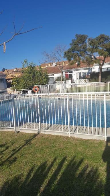 House W Shared Pool, Perfect For Small Families Фуэнхирола Экстерьер фото