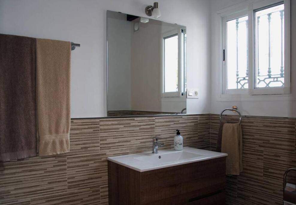 House W Shared Pool, Perfect For Small Families Фуэнхирола Экстерьер фото